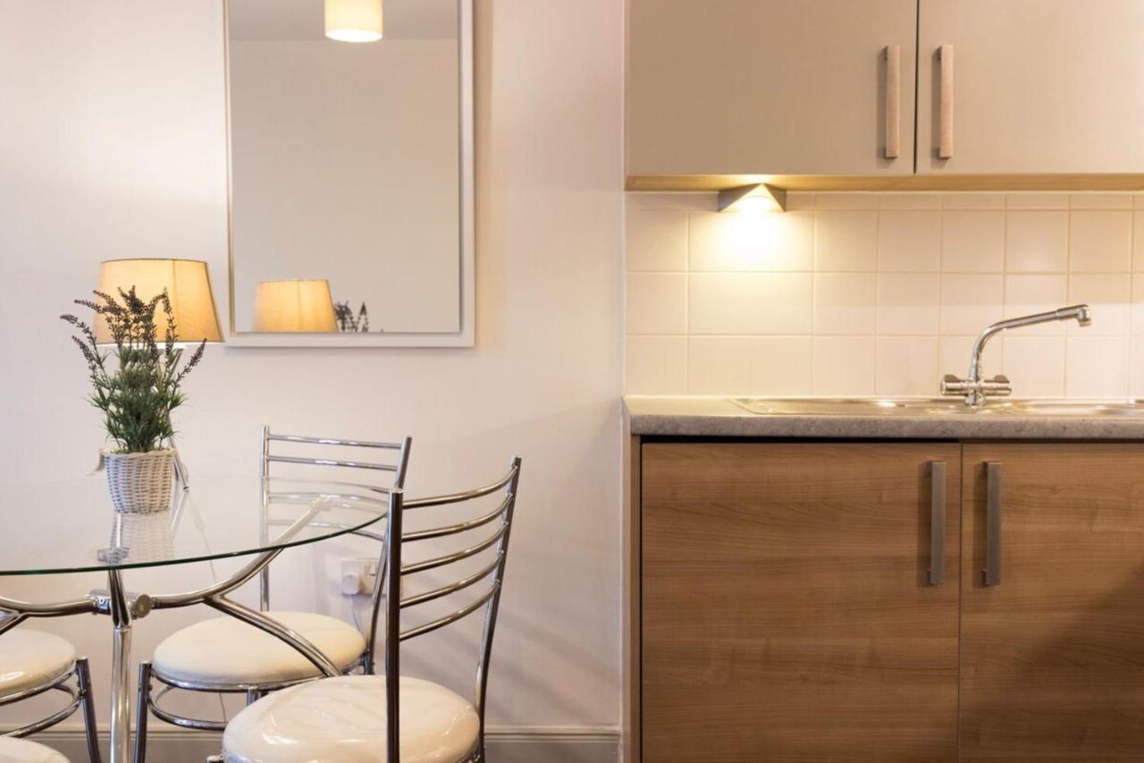 Beautiful 2 Bedroom In Borough Appartamento